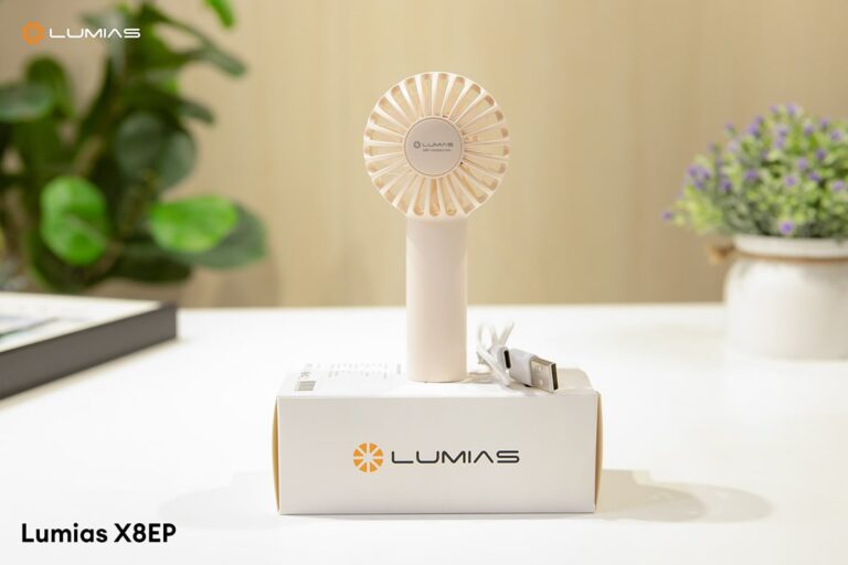 Quạt tích điện cầm tay Lumias X8E trọn bộ