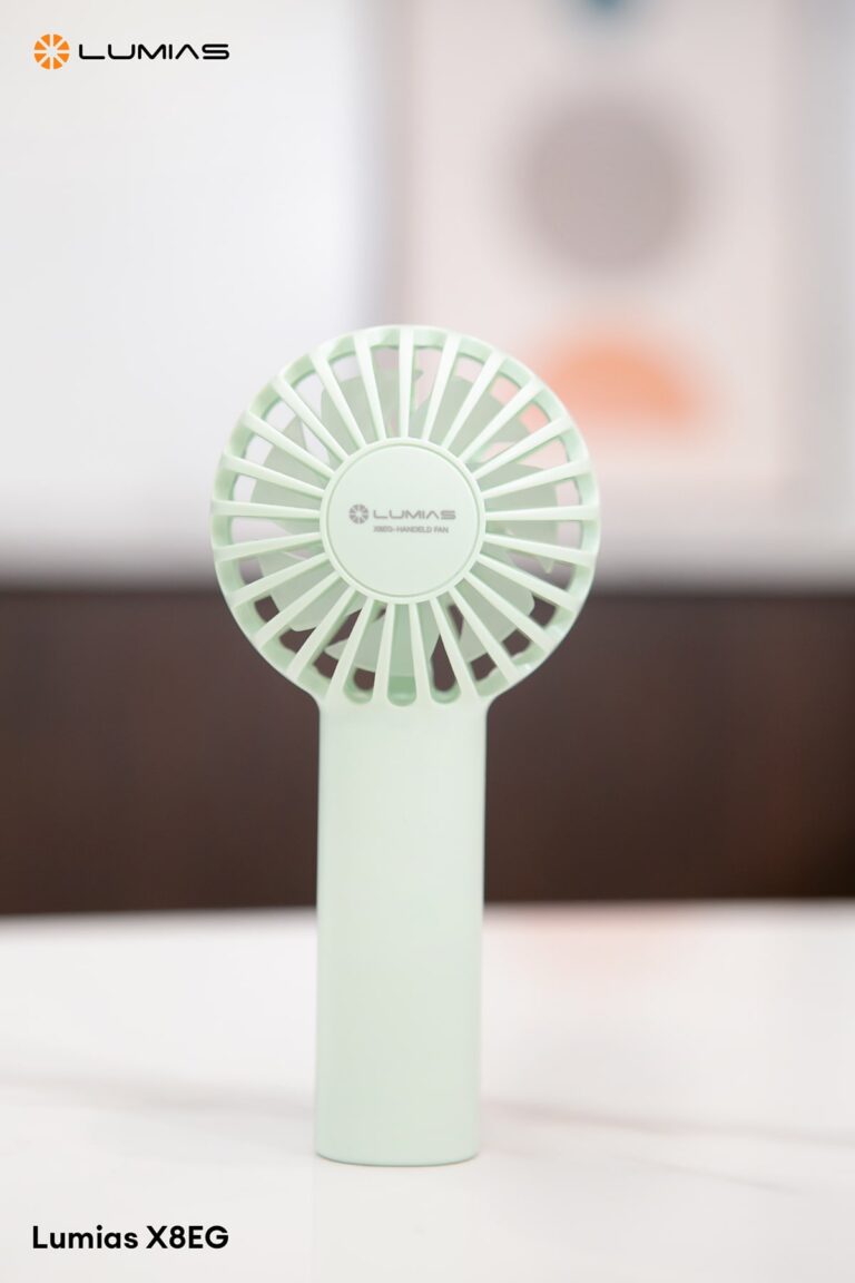 Quạt tích điện cầm tay Lumias X8E màu xanh